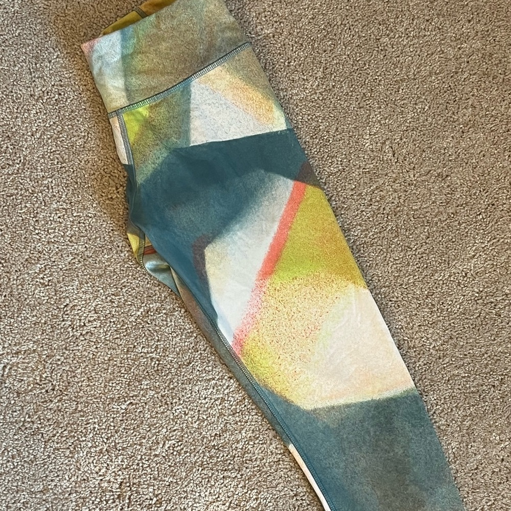 Reebok Women’s Capri Workout Bottoms Size S